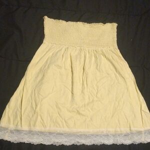Elegant Yellow and White Lace Trim Skirt